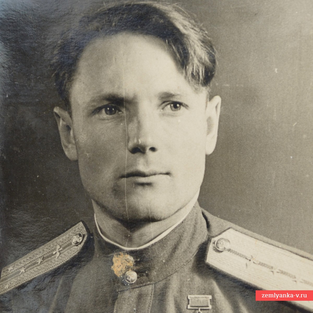 Фото капитана ВВС РККА В.В. Куракина –  Героя Советского союза