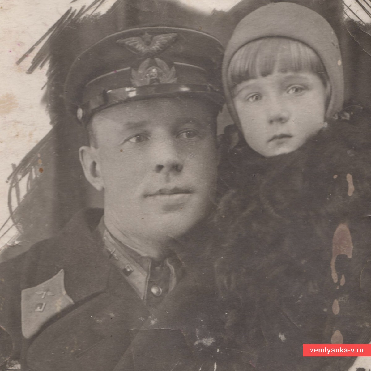 Фото мл. лейтенанта ВВС РККА перед отправкой на фронт, 23 июня 1941 г.