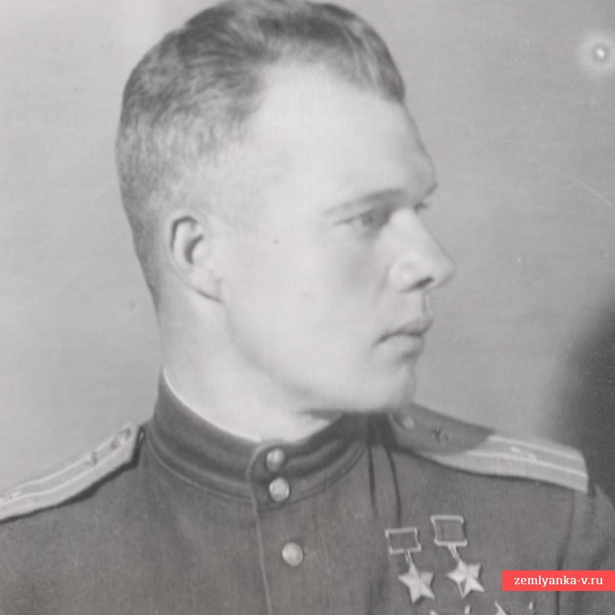 Фото майора ВВС РККА В.М. Голубева – дважды Героя Советского союза