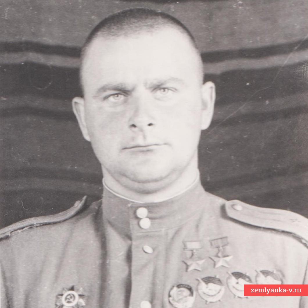 Фото майора ВВС РККА Д.Б. Глинки  – дважды Героя Советского союза
