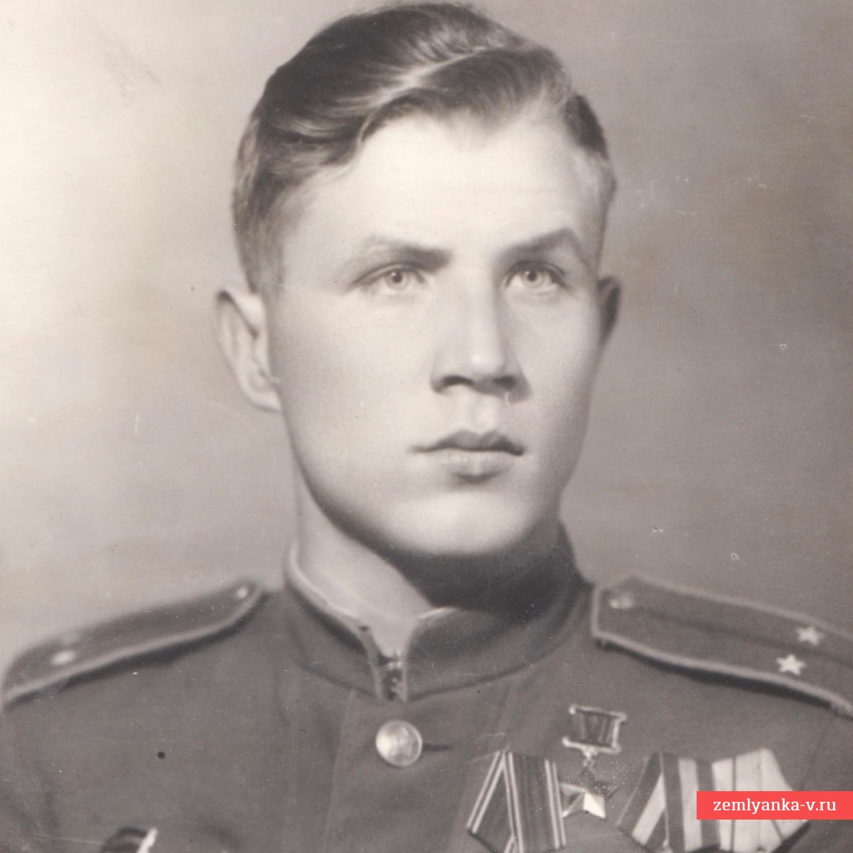 Фото лейтенанта ВВС РККА Иванова Н.В. -  Героя Советского союза