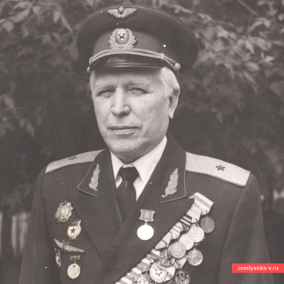 Фото генерал-майора ВВС – кавалера 5 (!) орденов Боевого Красного знамени 