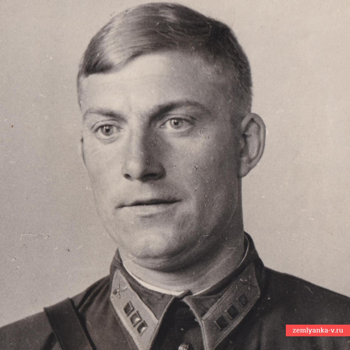 Фото Героя Советского союза ст. лейтенанта ВВС В.Н. Пешкова, 1941 г.