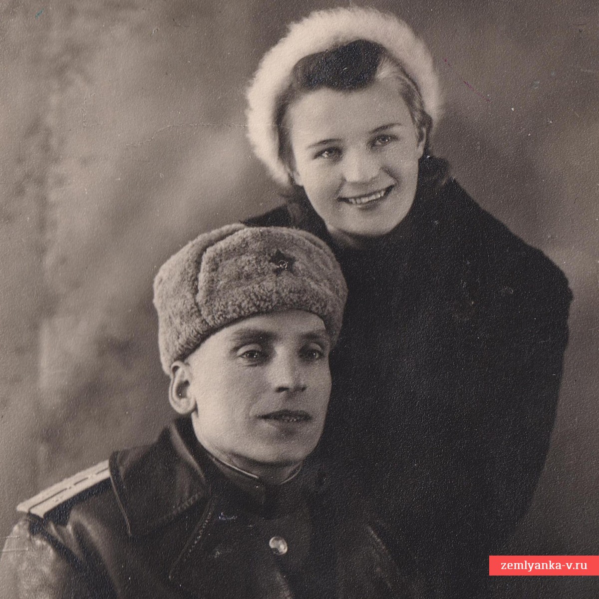 Фото капитана советской армии с супругой, 1949 г.